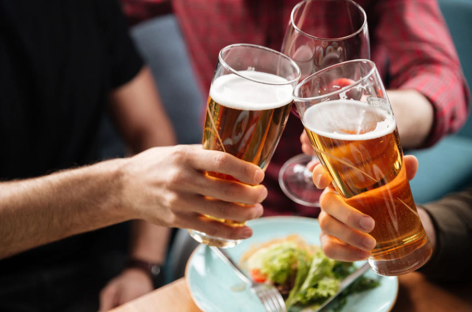 Alcohol Safety Tips: शराब की लत नहीं छोड़ रही है आपका पीछा, तो ऐसा कर के बचा लें अपनी जान!