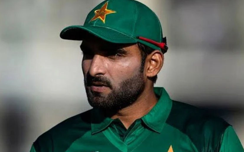 पाकिस्तानी क्रिकेटर आसिफ अली पर बैन लगाने की मांग क्यों हो रही है, इस वीडियो से समझ लीजिए
