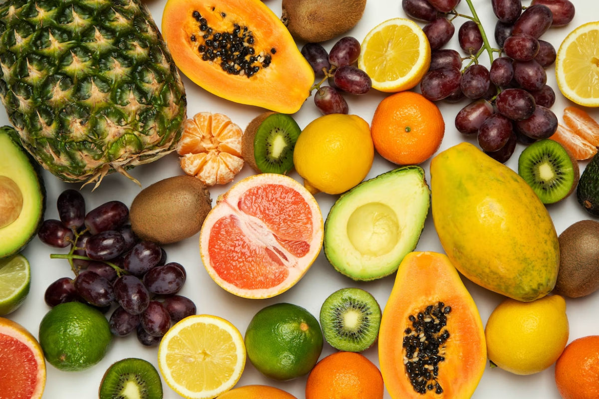Health Tips: भूलकर भी फलों पर नमक डालकर न खाएं, वरना सेहत को होंगे ये 4 नुकसान