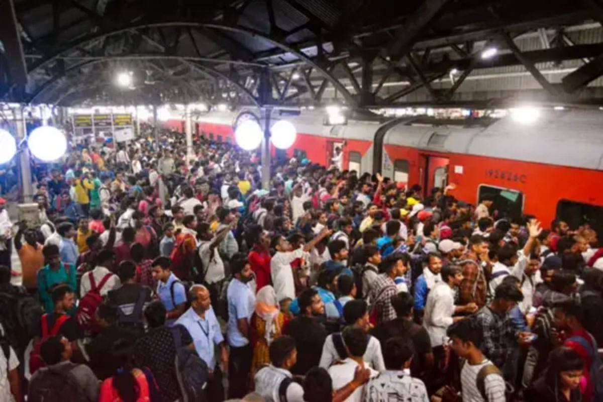 Indian Railway Ticket Booking: होली पर शुरू हुई दो नई ट्रेन, जानें किस रूट वालों को होगा फायदा