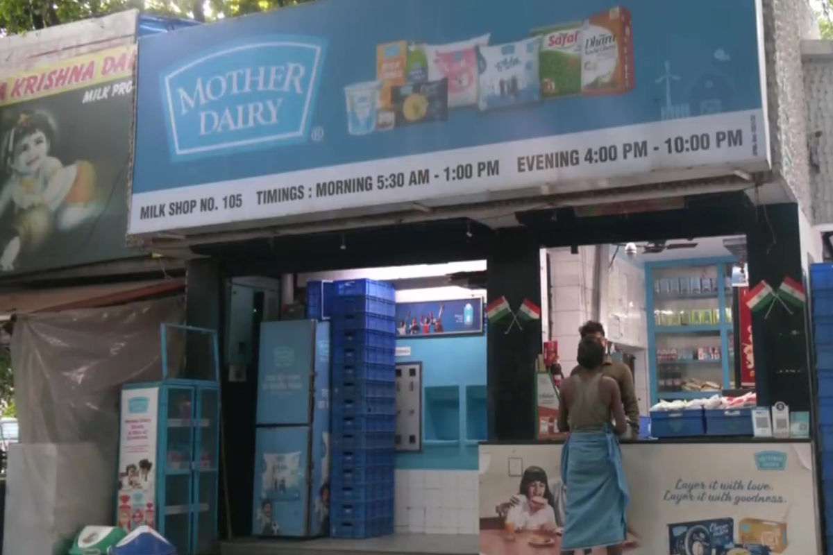 मदर डेयरी का Delhi-NCR को झटका! फुल क्रीम और गाय के दूध का बढ़ा दाम