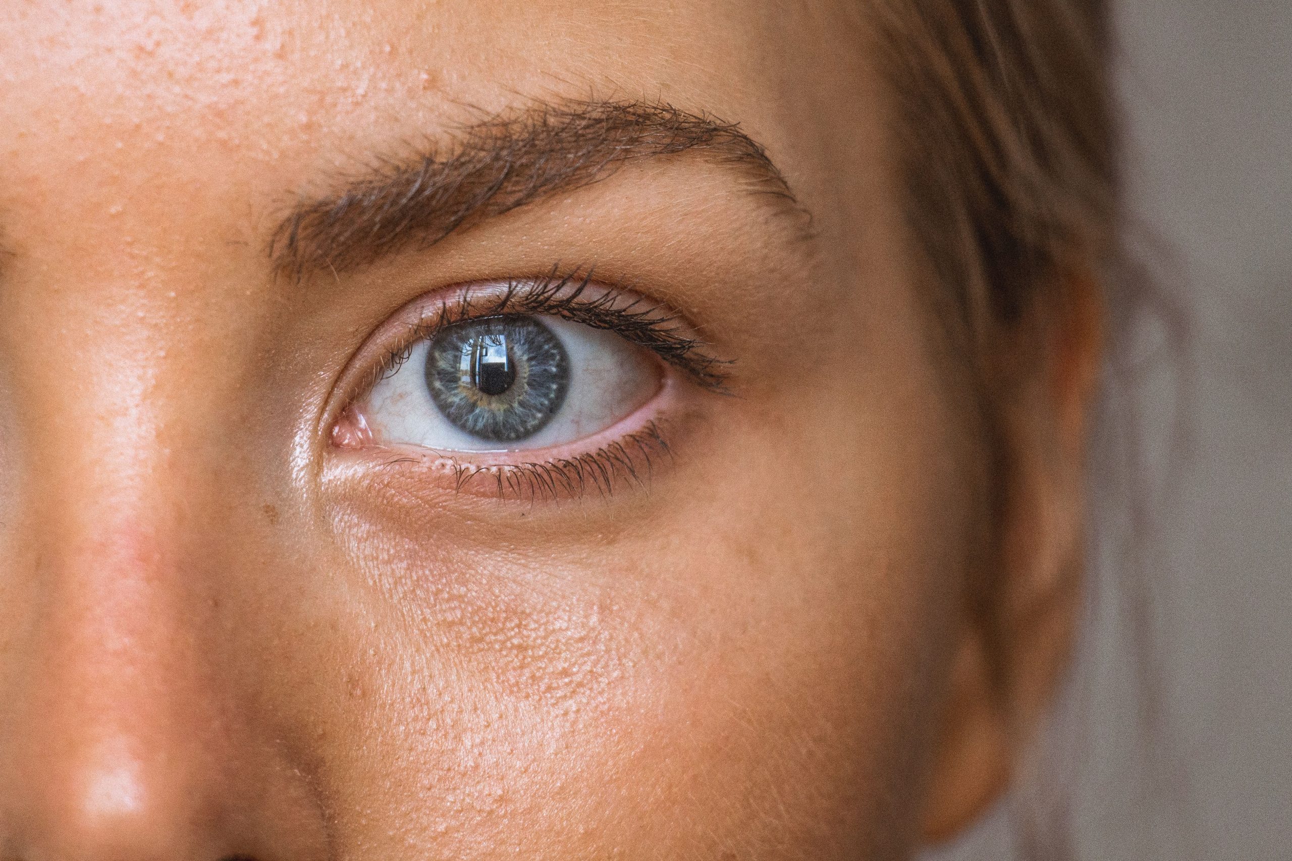 अगर आंखों की रोशनी होने लगी है कमजोर, तो इन विटामिन्स को डाइट में करें शामिल