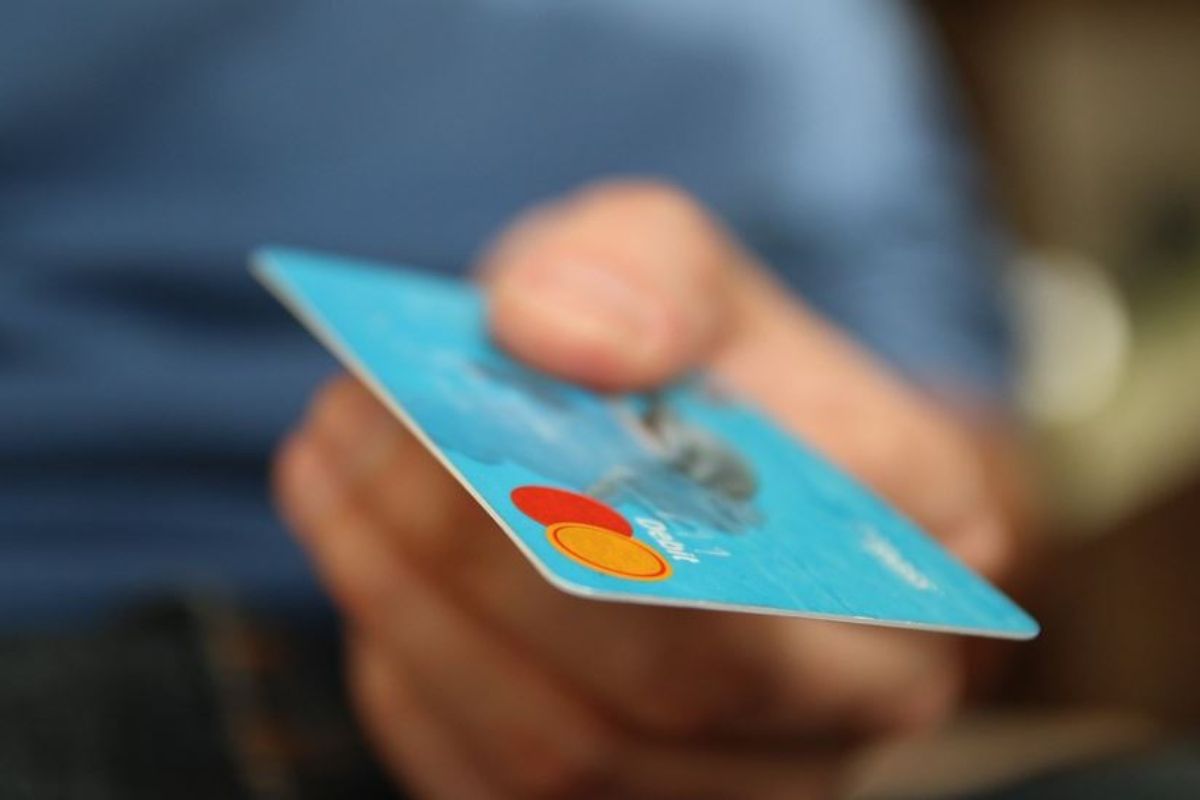 HDFC Credit Card यूजर्स को दिया जाएगा न्यू ईयर का बड़ा गिफ्ट, जानें क्या-क्या मिलेंगे फायदे