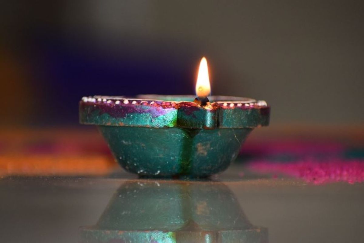 Diwali 2022: दिवाली पर पाएं कर्जों से छुटकारा, बस करने होंगे ये 5 उपाय