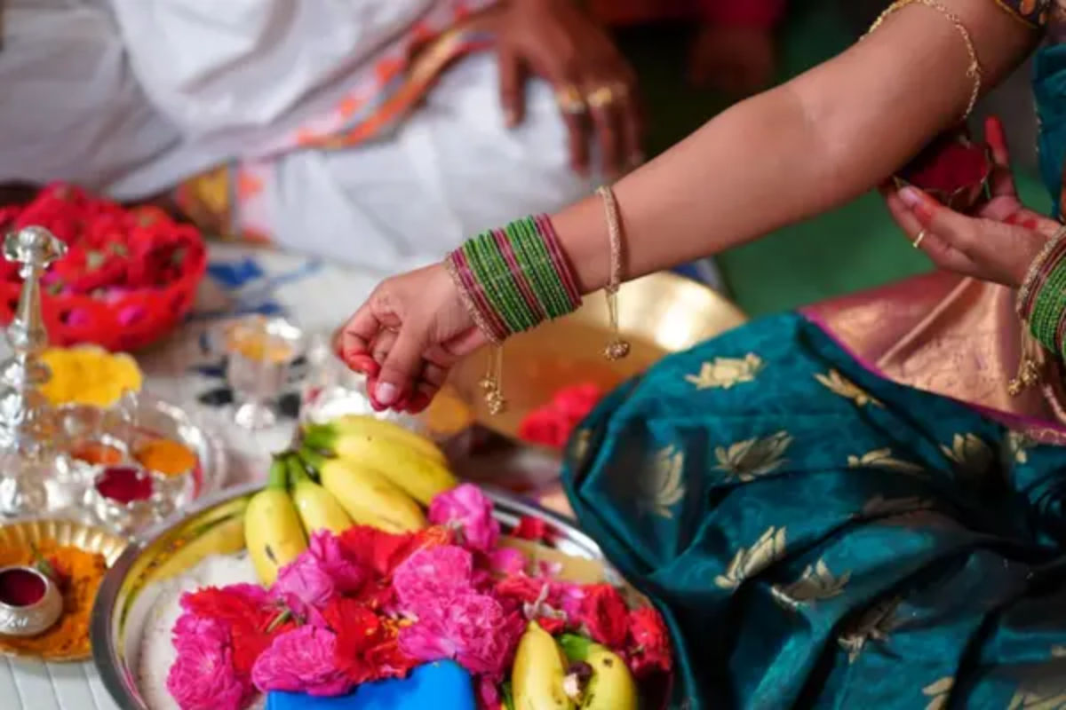 Dev Diwali 2022 Puja Samagri List: देव दीपावली पूजा के लिए अभी नोट कर लें पूजन सामग्री