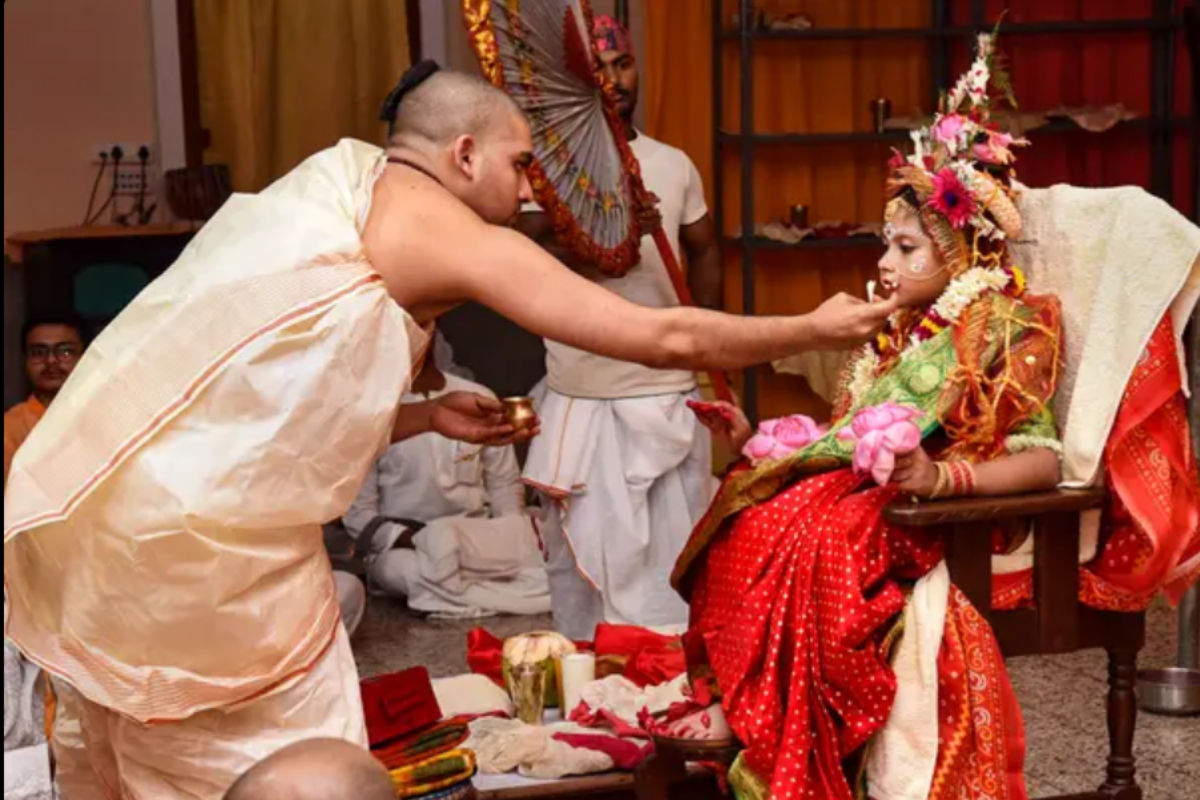 Navami Kanya Puja 2023 Time: क्या है कन्या पूजन का शुभ मुहूर्त? यहां जानें विधि, नियम और महत्व