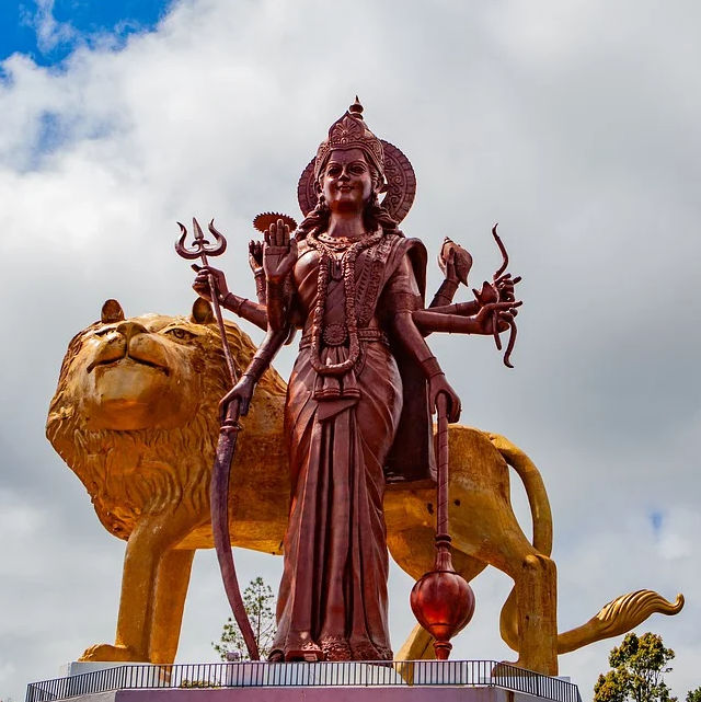 Shardiya Navratri 2022: कौन हैं मां चंद्रघंटा? नवरात्रि के तीसरे दिन होती है इनकी पूजा