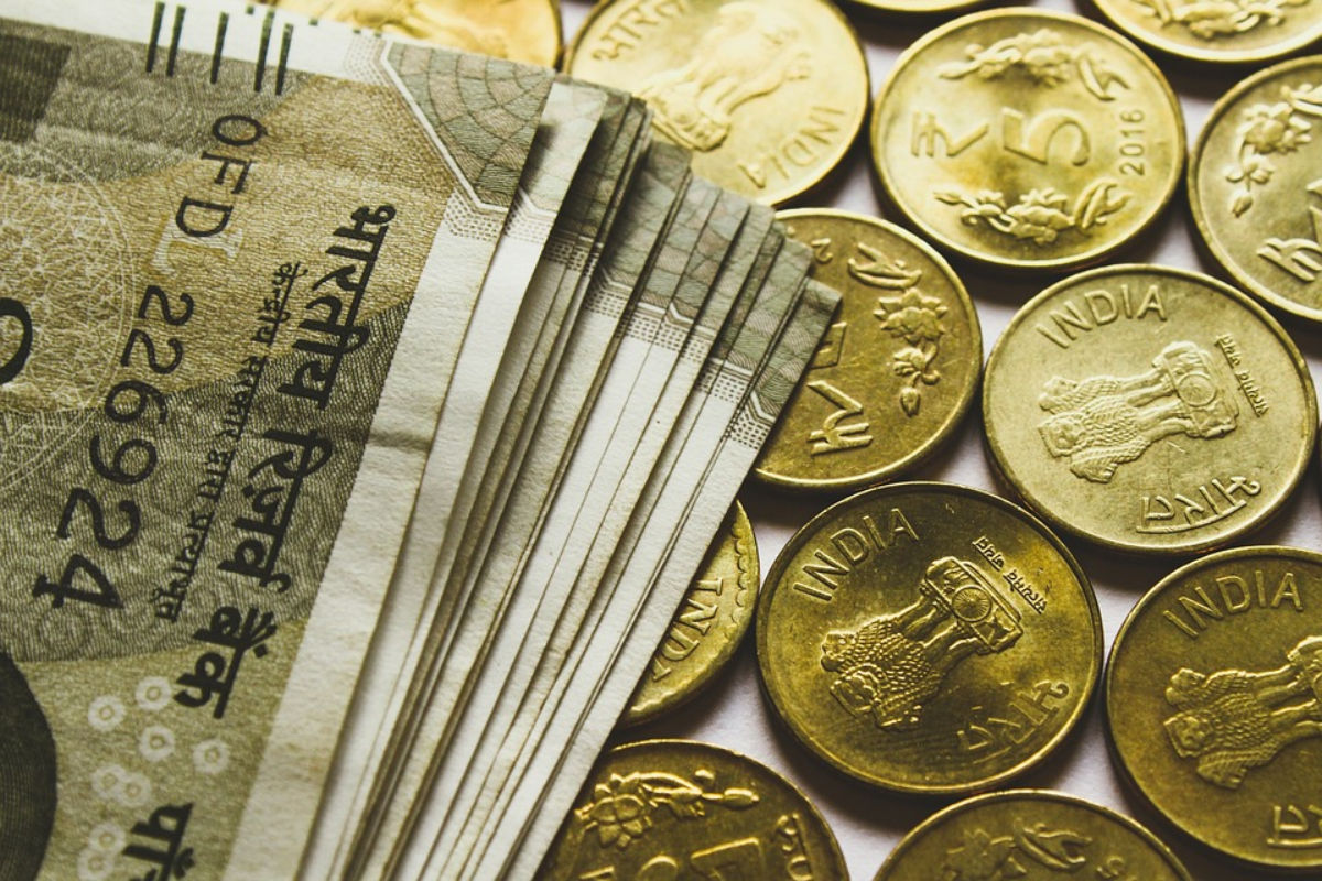 Vatu Tips for Money: रास्ते में पड़ा हुआ सिक्का या नोट उठाना चाहिए या नहीं? जानें क्या होते हैं ये संकेत