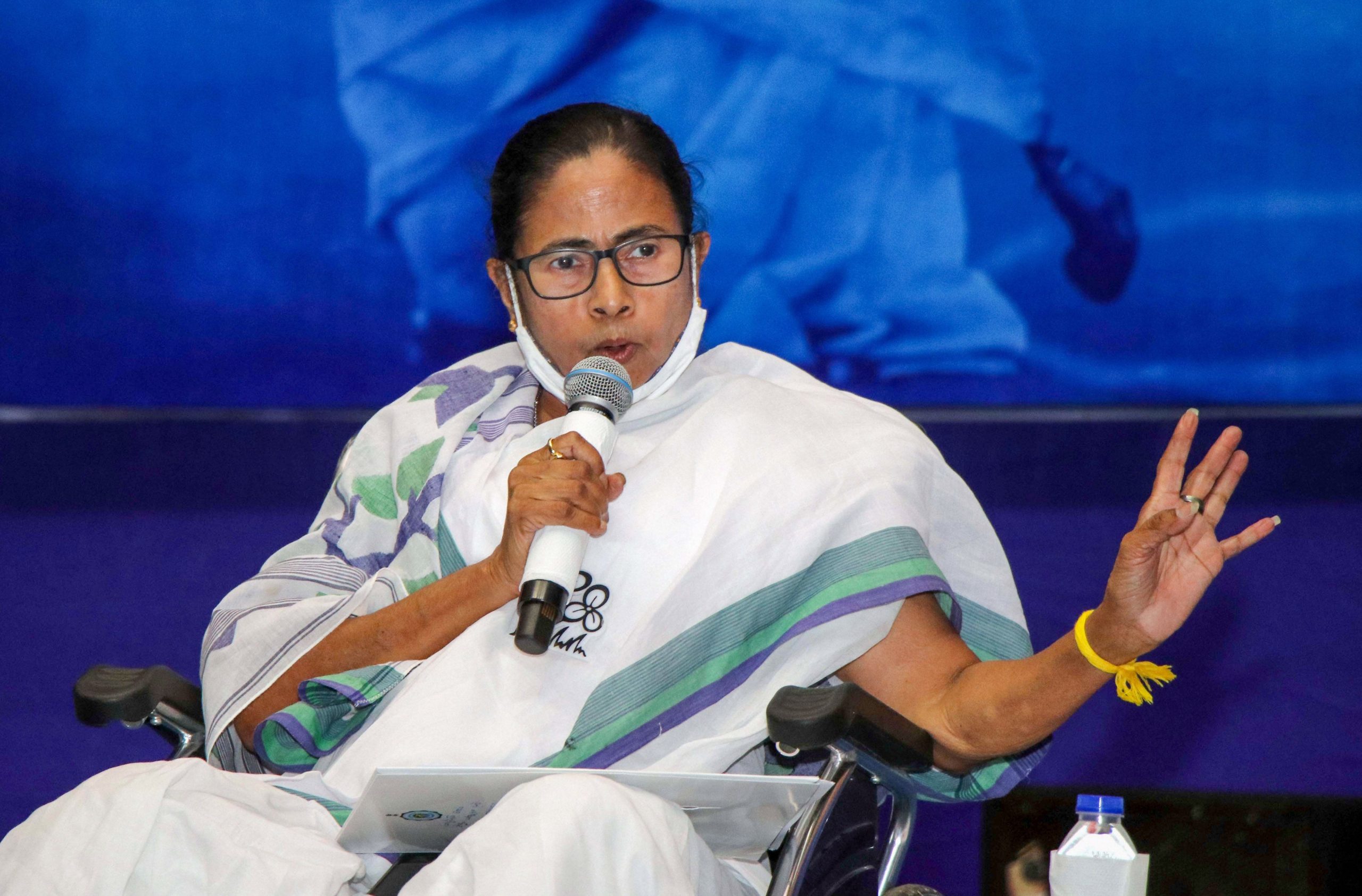 ममता बनर्जी का आरोप- बंगाल आकर बीजेपी नेता लोगों को भड़का रहे हैं