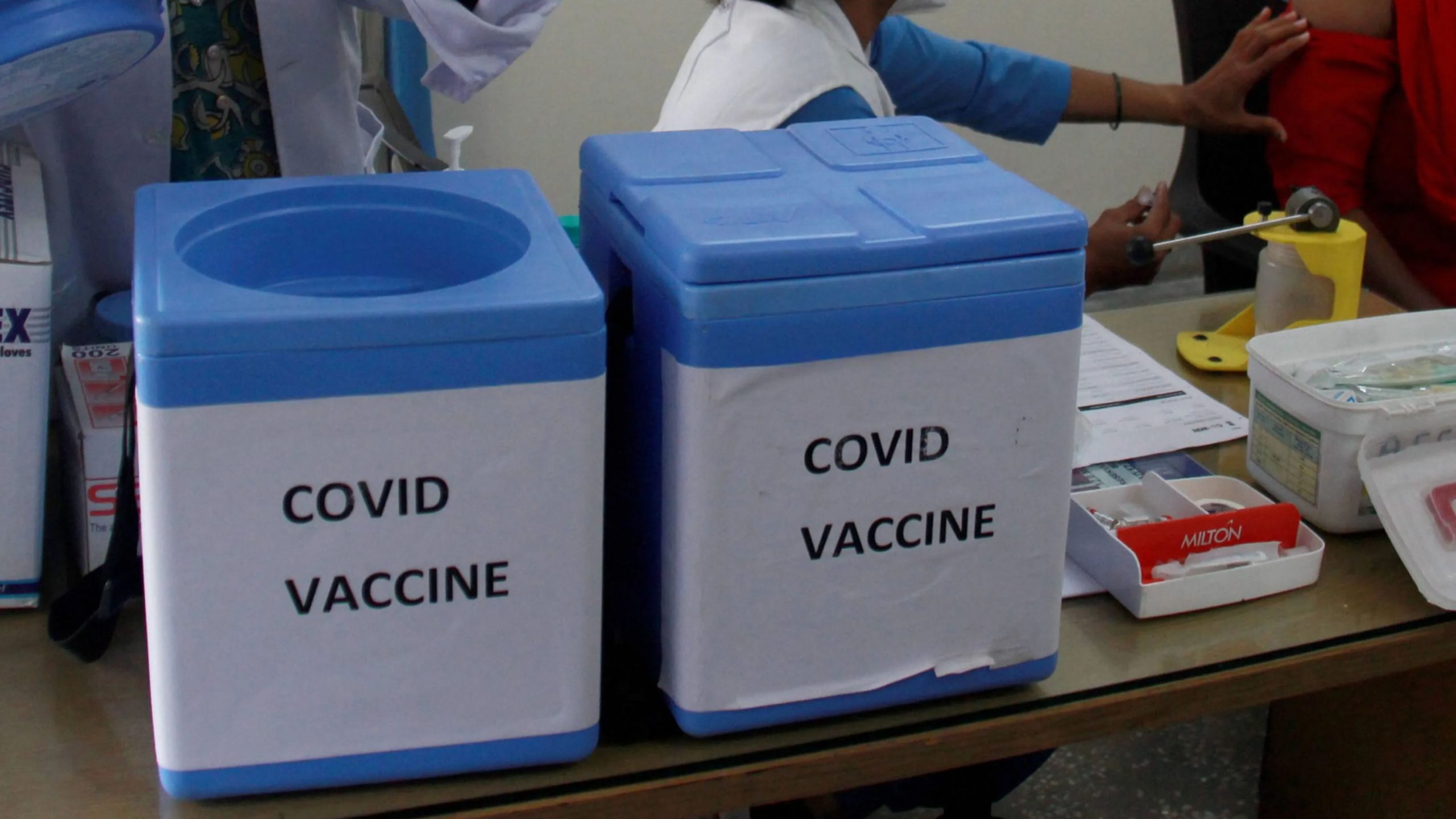 COVID-19 वैक्सीन की आपूर्ति के लिए एयरलाइन्स को DGCA ने जारी किए निर्देश