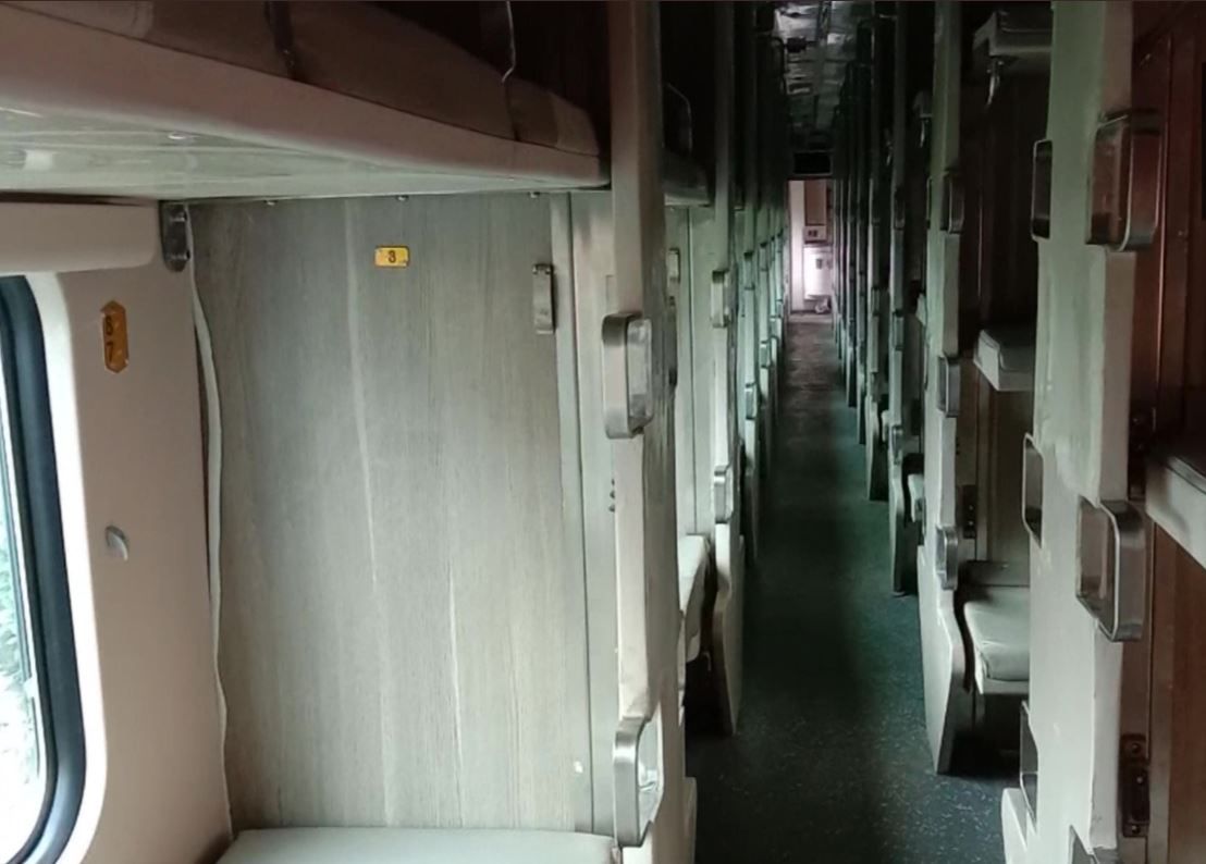 Indian Railways: कितनी तरह की Train में होती है सीटें, किसे मिलता है कौन सा बर्थ