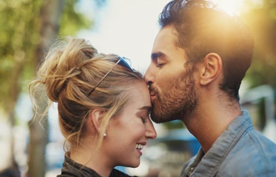 Kiss Day 2022: क्या आप जानते हैं इन 5 अलग-अलग किसेस का सटीक मतलब?