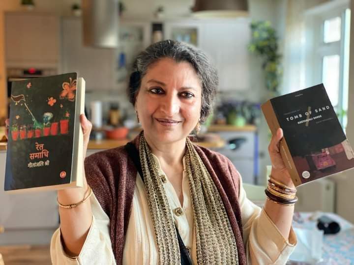 गीतांजलि श्री बुकर प्राइज जीतने वाली पहली हिंदी लेखिका बनीं, ‘रेत समाधि’ को मिला अवॉर्ड