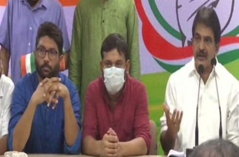 कांग्रेस में शामिल हुए कन्हैया कुमार और जिग्नेश मेवाणी, पार्टी के अंदर ही पूछे जा रहे सवाल