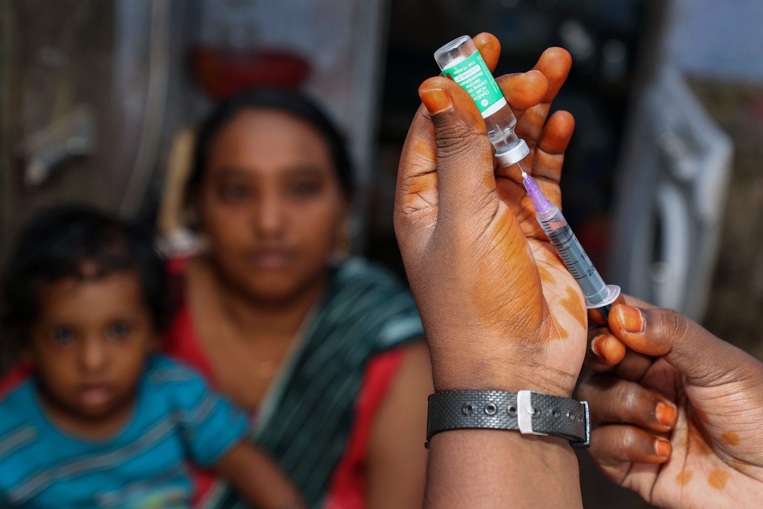 बधाई हो! देश ने 100 करोड़ कोविड वैक्सीनेशन का आंकड़ा पार किया