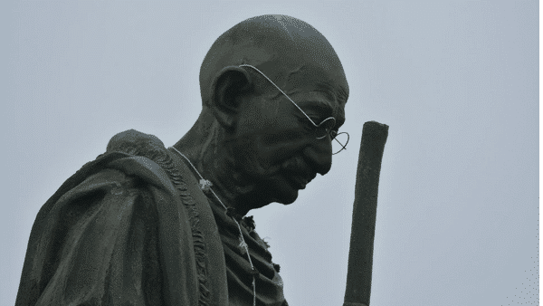 अहिंसा के पुजारी महात्मा गांधी की हत्या की एक नहीं छह कोशिशें हुई थीं