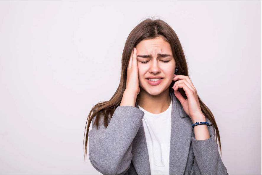 Headache: रोजाना सुबह उठते ही होता है सिरदर्द? तो जान लें कारण और बचाव