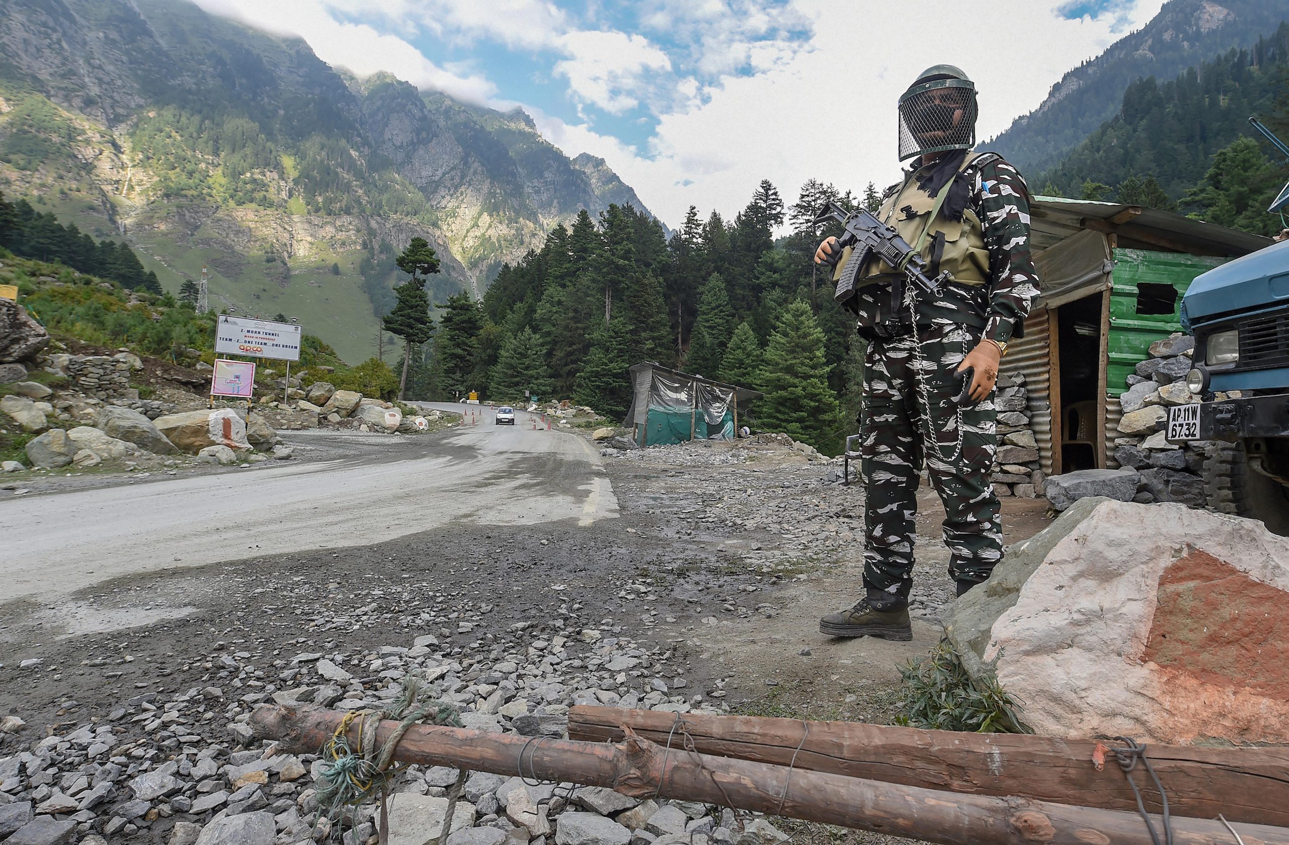 इंडियन आर्मी ने जारी किया बयान- सिक्किम में भारत-चीन सैनिकों के बीच मामूली झड़प, मामला सुलझा