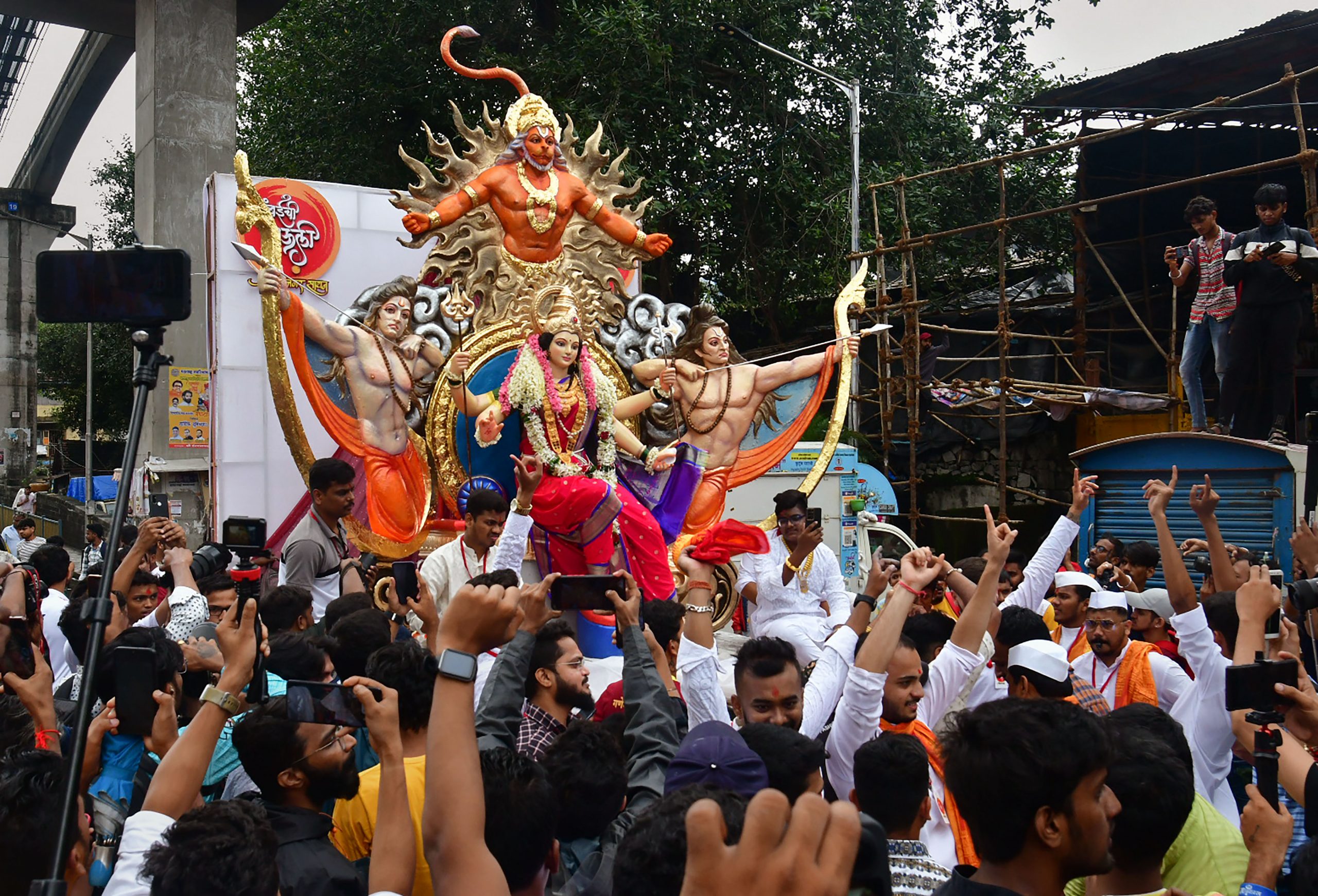 नवरात्रि के समापन पर कैसे करें देवी मां की प्रतिमा का विसर्जन