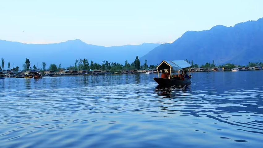 IRCTC कम बजट में दिखा रहा है ‘धरती का स्वर्ग’, जानें जम्मू-कश्मीर के टूर पैकेज की डिटेल्स