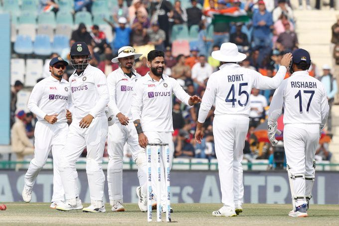 पहले टेस्ट में भारत ने श्रीलंका को 222 रनों से हराया, जडेजा ने झटके 9 विकेट