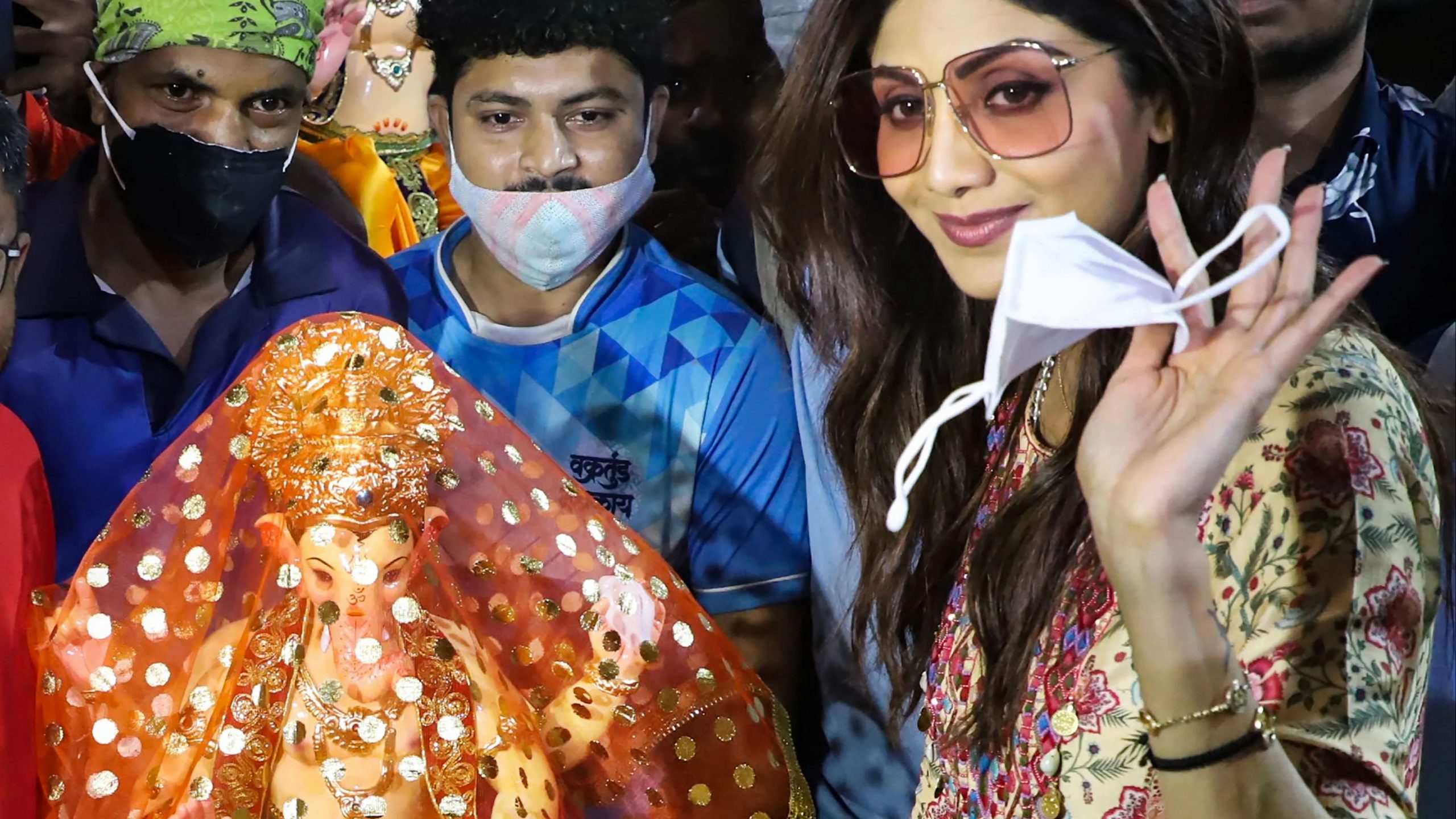 VIDEO: शिल्पा शेट्टी ने घर में गणपति बप्पा का स्वागत किया, बेटे वियान के हाथों कराए शुभ काम