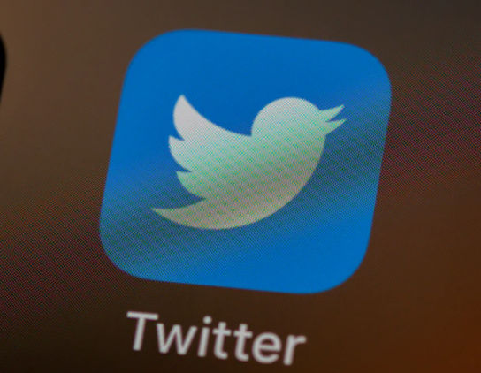 सरकार की चेतावनी के बाद Twitter ने बंद किए 500 से अधिक अकाउंट, कई हैशटैग पर भी रोक