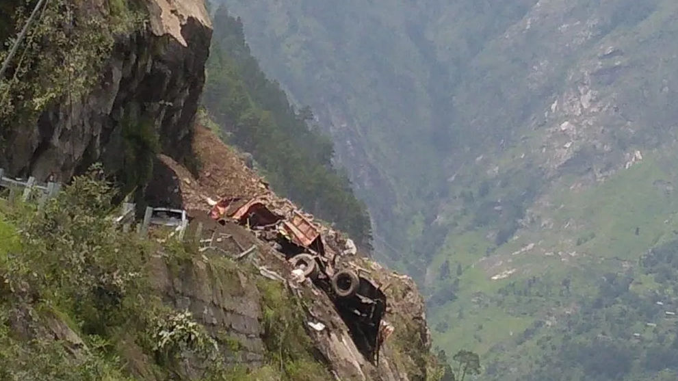 हिमाचल प्रदेश के किन्नौर में भयावह भूस्खलन, 40 से अधिक लोगों के दबे होने की आशंका