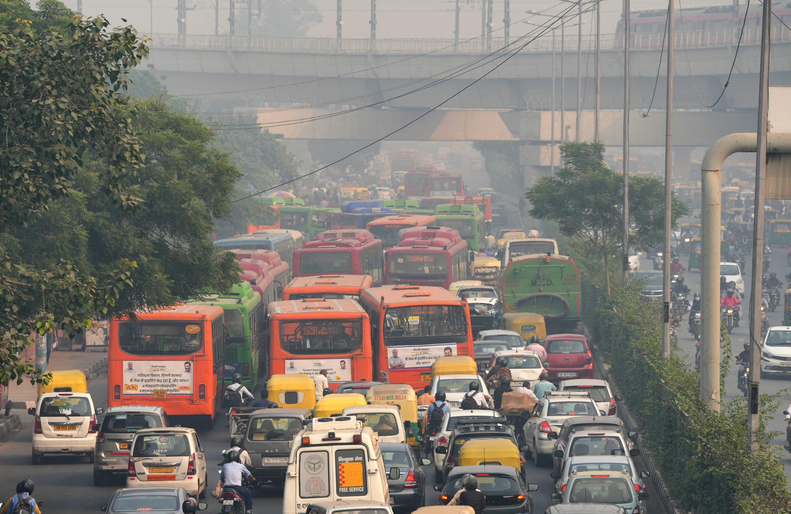 दिल्ली: बाहर से आने वाली गाड़ियों की एंट्री बंद! जानें क्या जारी हुआ है आदेश