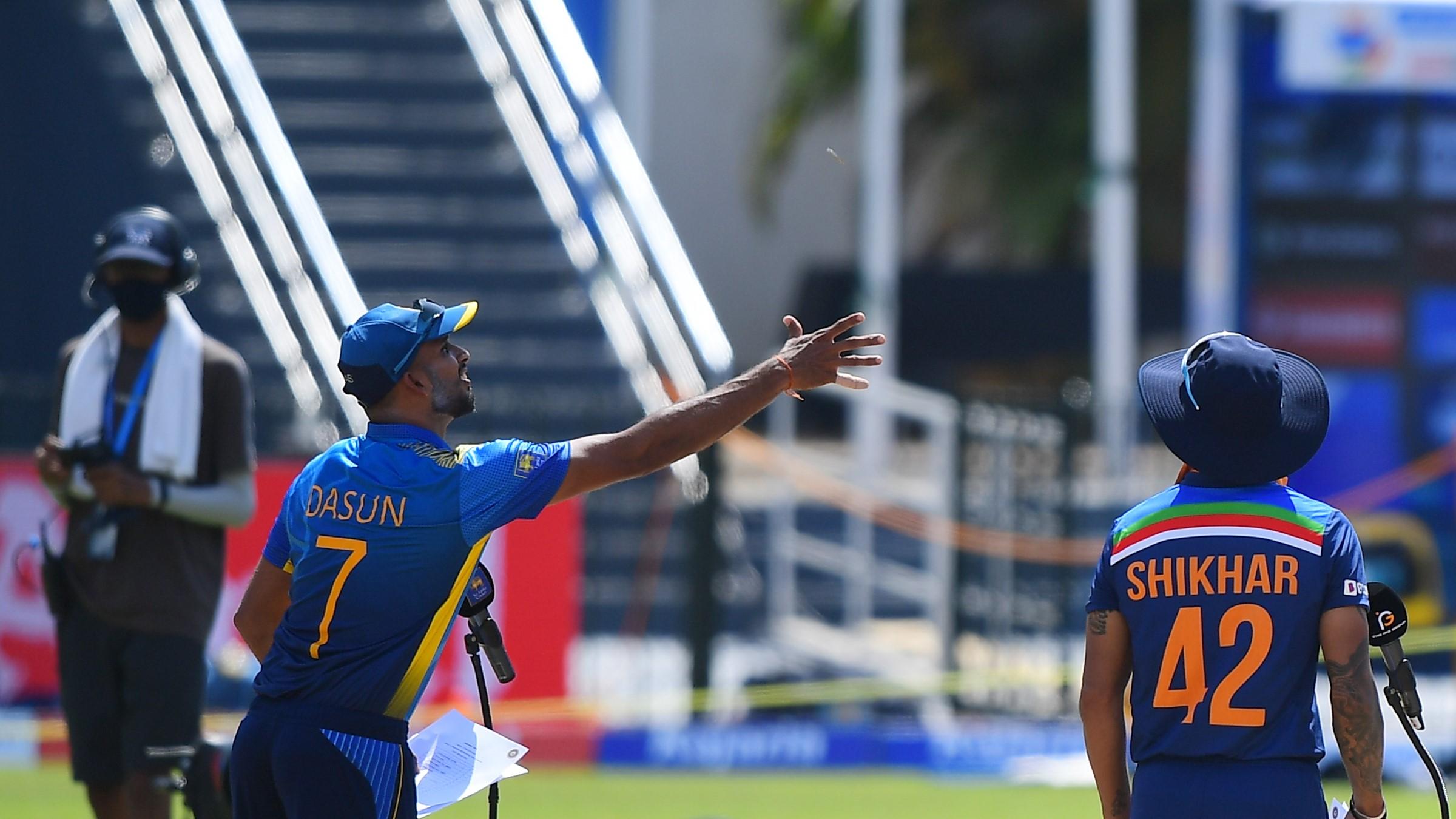 SL vs IND: श्रीलंका ने टॉस जीतकर पहले बल्लेबाजी का फैसला किया, टीम में एक बदलाव