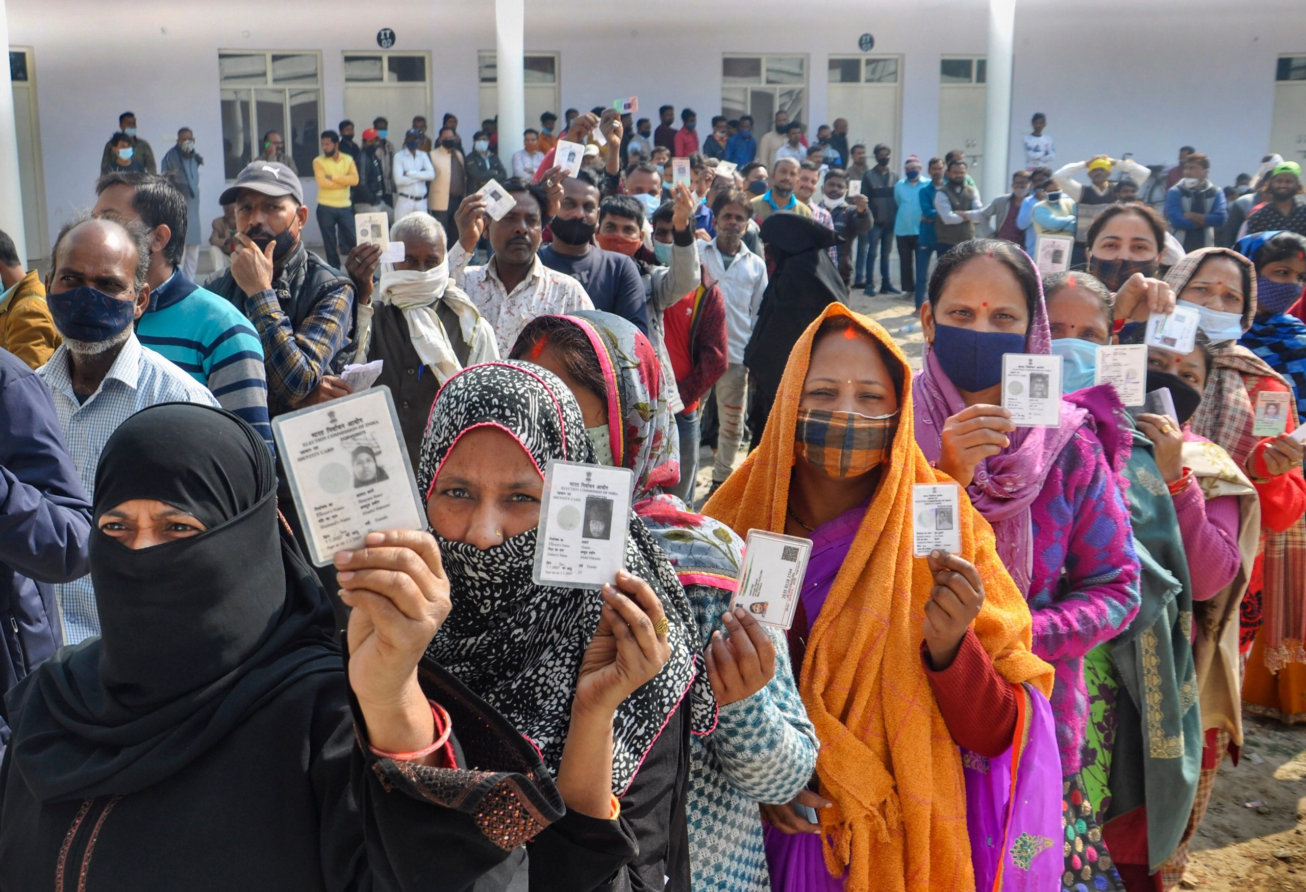 UP Election 5th Phase: पांचवें चरण में उत्तर प्रदेश में 61 सीटों पर मतदान, जानें वोटिंग प्रतिशत का ताजा अपडेट