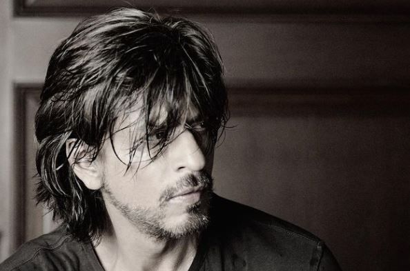 शाहरुख खान की सफेद दाढ़ी और लंबे बाल वाली तस्वीर का क्या है सच? जानें
