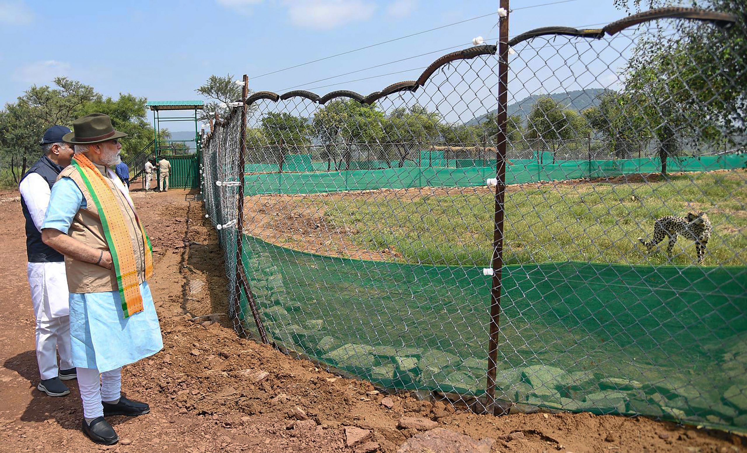 PM मोदी ने नामीबिया से लाए गए चीतों को कूनो नेशनल पार्क में छोड़ा, PICS-VIDEO देखें