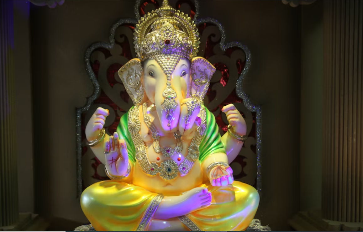 Ganesh Chaturthi के दिन मूर्ति स्थापना के समय दिशा, मुहूर्त-पूजा विधि का रखें ध्यान, बरसेगी कृपा!