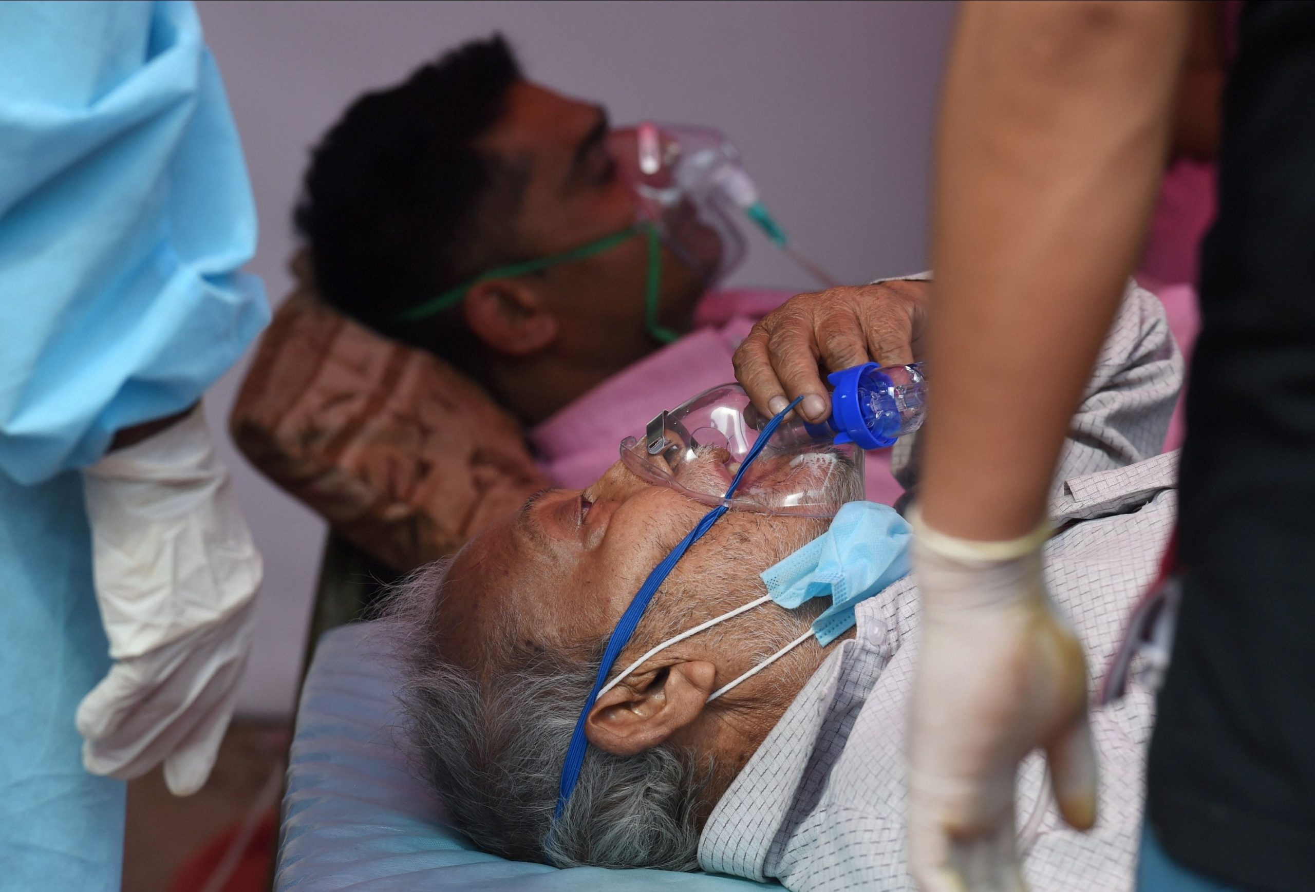 आगरा का पारस हॉस्पिटल सील, मॉकड्रिल में ऑक्सीजन बंद करने से कई लोगों की मौत का आरोप