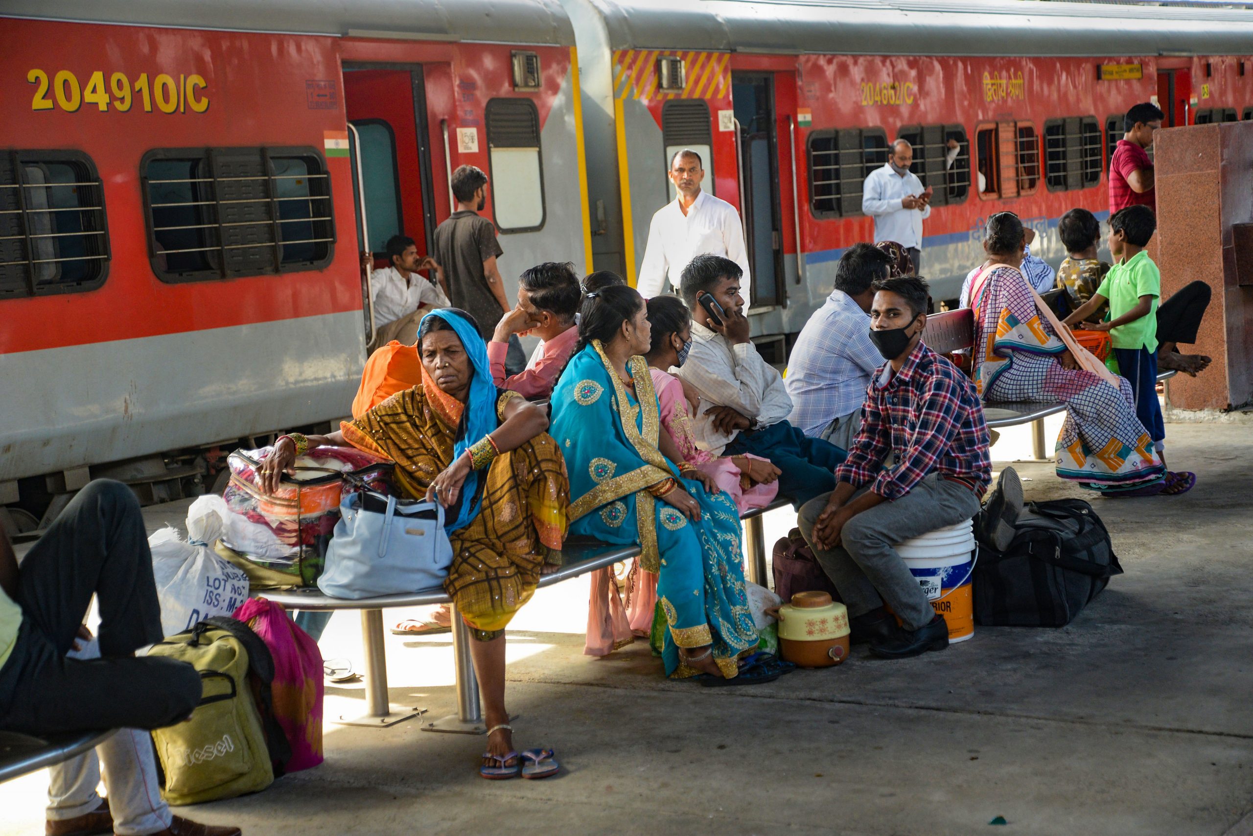 Indian Railways: दिवाली और छठ पर दिल्ली से चल रही हैं ये Diwali Special Train, देखें लिस्ट