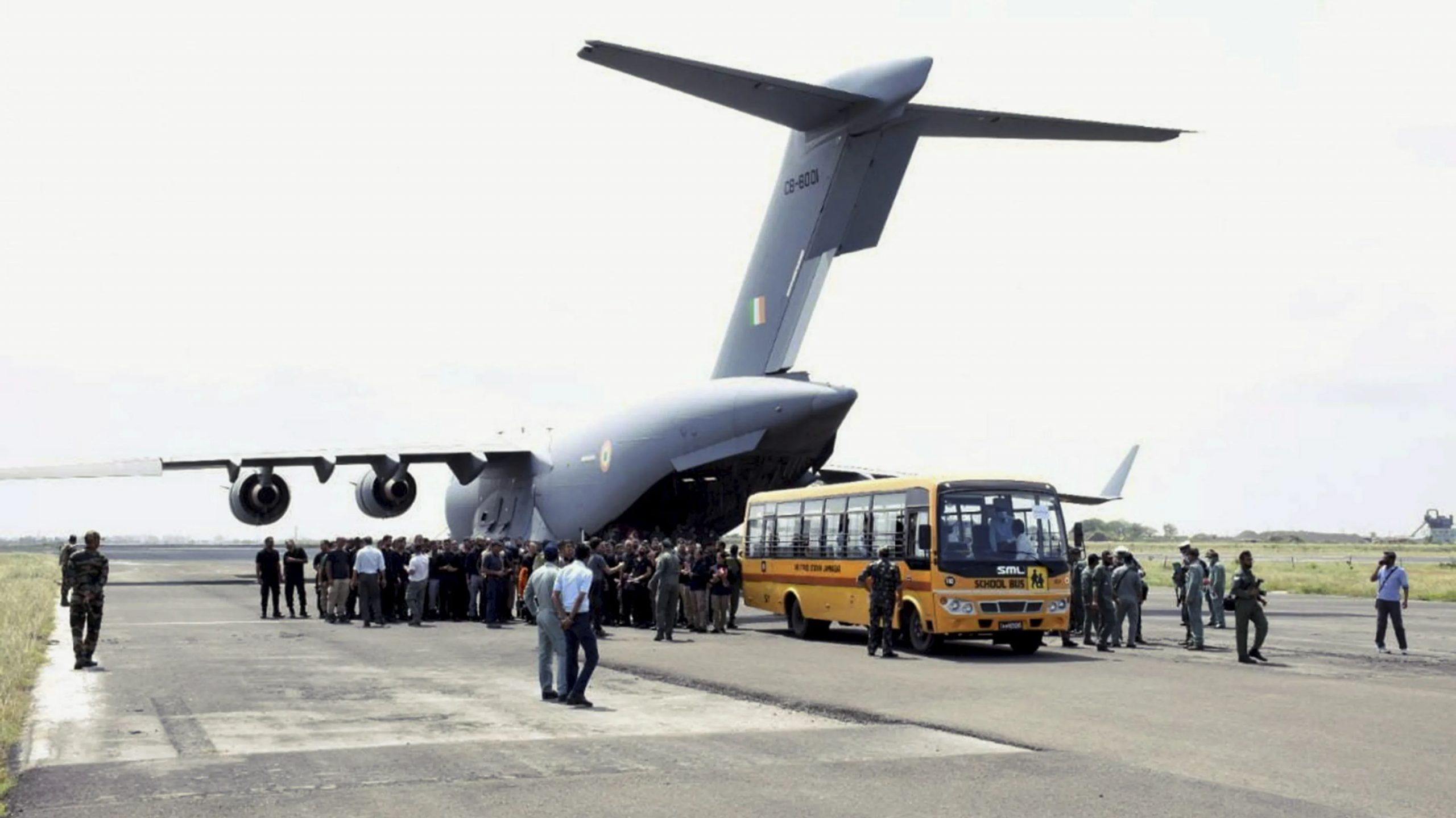इंडियन एयरफोर्स ने काबुल से लगभग 80 भारतीय नागरिकों को रेस्क्यू किया