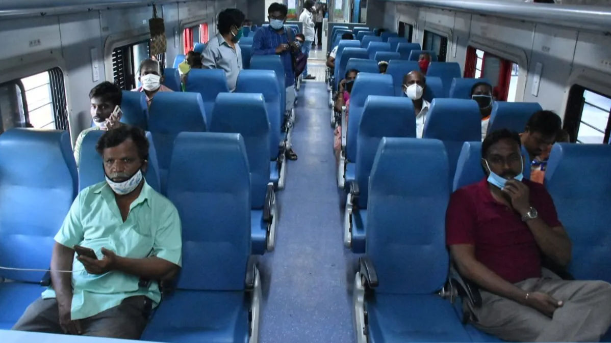 Indian Railways: IRCTC पर ऐसे बनाएं अकाउंट, अब खुद ही बुक करें अपनी ट्रेन की टिकट