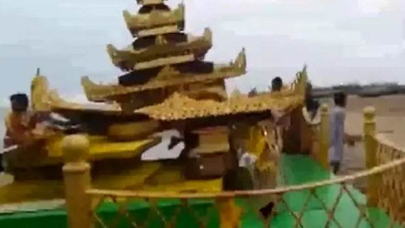 VIDEO: आंध्र प्रदेश में समुद्र से निकला ‘सोने का रथ’, लोगों ने जोड़े हाथ