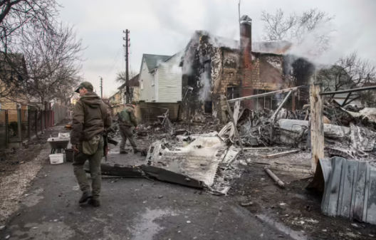 Ukraine-Russia के बीच युद्ध से मचा है कोहराम, इन 10 तस्वीरों को देखकर आप कुछ बोल नहीं पाएंगे