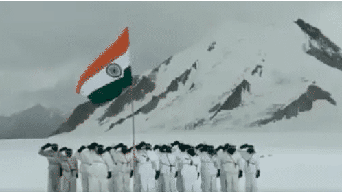 VIDEO: सियाचिन ग्लेशियर पर Indian Army ने गाया राष्ट्रगान, रोंगटे खड़े कर देगा वीडियो!