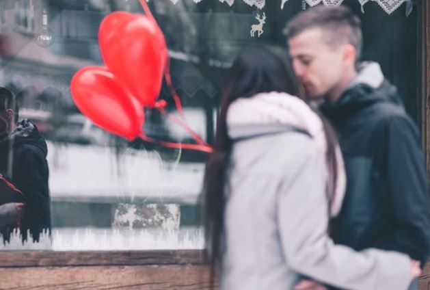 Valentine Day पर रिश्ते में मजबूती के लिए ये 5 काम जरूर करें, पार्टनर हो जाएगा खुश