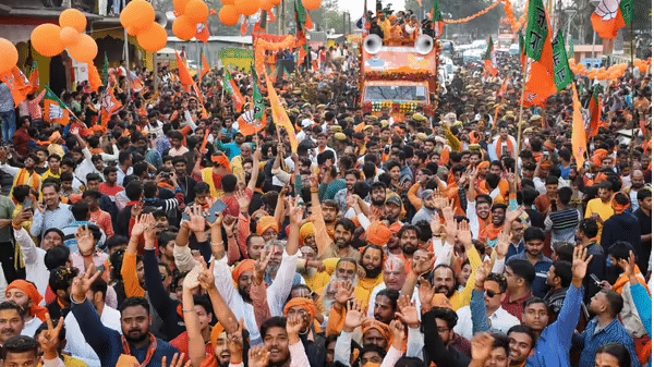 UP Elections: बलिया की जनता इस बार किस करवट जाएगी, पक्ष-विपक्ष की भयंकर भिड़ंत