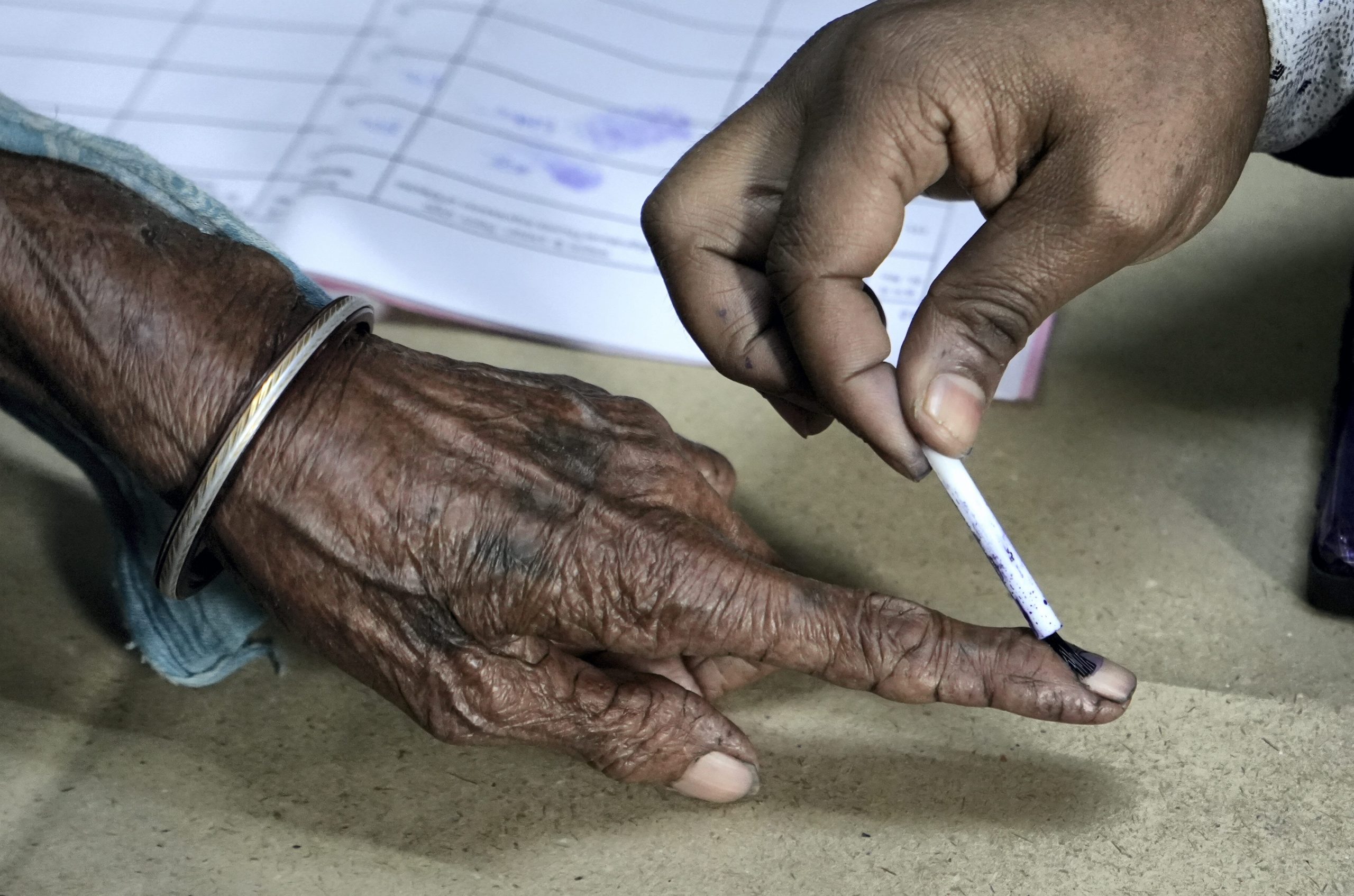 गुजरात विधानसभा चुनाव के दूसरे चरण में कितने प्रतिशत मतदान हुआ है?