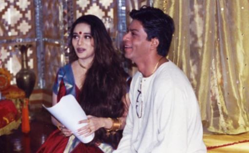 जब शाहरुख खान से धोती संभाले नहीं संभल रही थी, एक्टर ने सुनाया मजेदार किस्सा