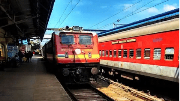 Indian Railways: वेटिंग टिकट कंफर्म होने का कितना है चांस, ऐसे लगाए पता