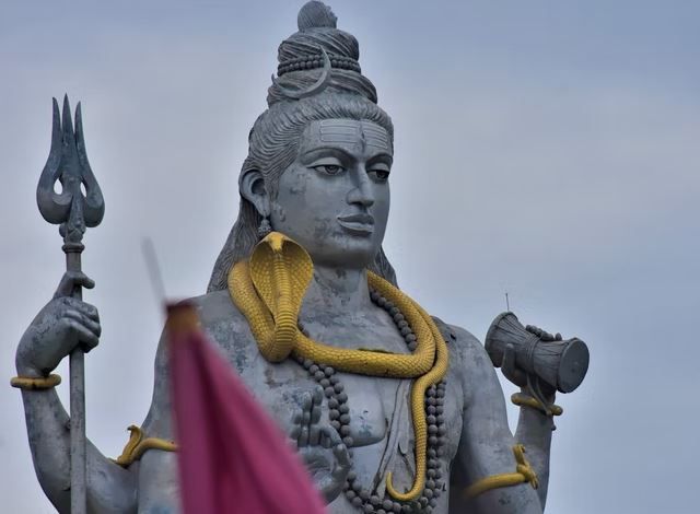 Pradosh Vrat 2022: महाशिवरात्रि से पहले है प्रदोष व्रत, महादेव की पूजा के समय इन 5 बातों का रखें ध्यान