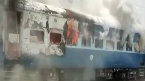 Agnipath से पहले भी विरोध की आग में जला रेलवे, करोड़ों की संपत्ति हुई खाक