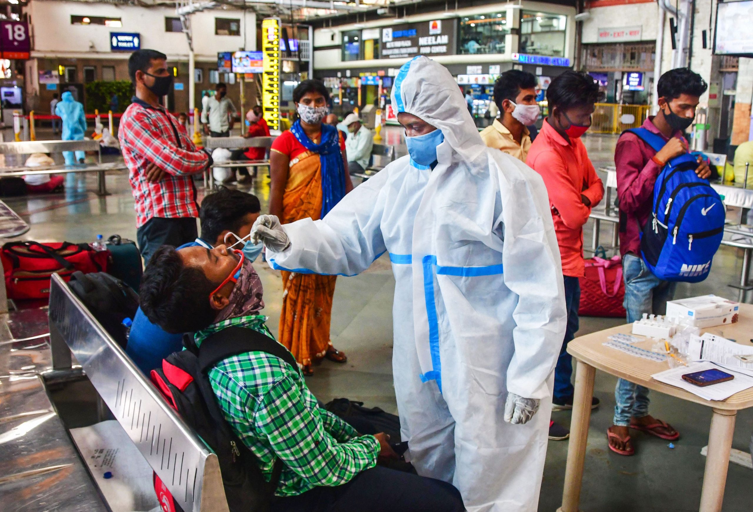 महाराष्ट्र में 2021 में एक दिन में सबसे अधिक कोरोना संक्रमण के मामले, 84 लोगों की मौत