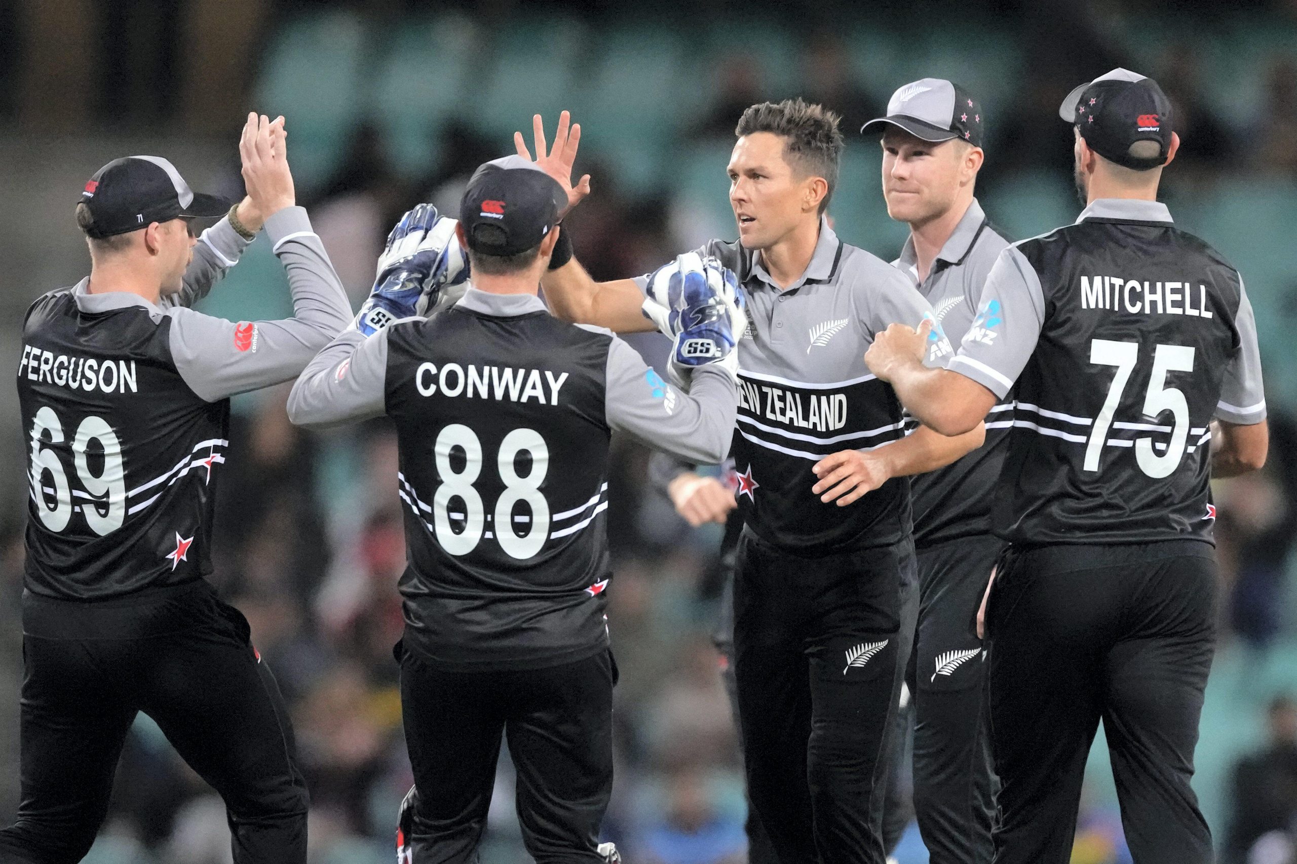 T20 WC NZ vs SL: न्यूजीलैंड ने श्रीलंका को 65 रन से रौंदा, सेमीफाइनल की रेस हुई और रोमांचक